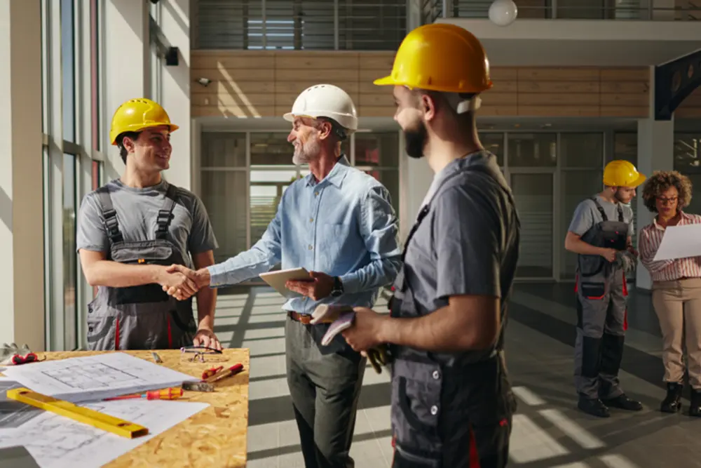 How to Choose the Right Fit-Out Contractor in Dubai
