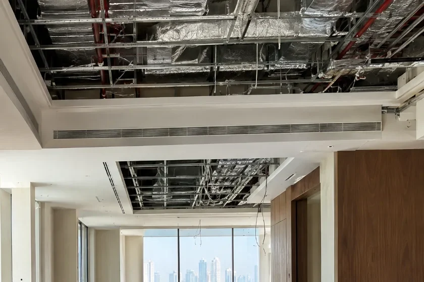 Concept visualisation: open ceiling with ducts and services exposed during a villa renovation