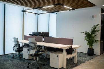 Photograph: workstations, the IMI at One Za'abeel office fitout by Fajr Interiors