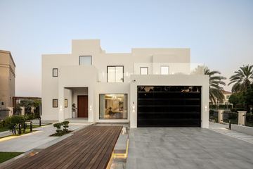 Photograph: the front, timber deck, the finished villa, Cluster 39, Villa 1, Jumeirah Islands, by Fajr Interiors