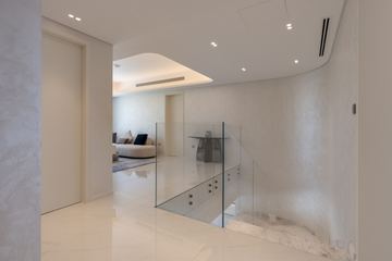 Photograph: the upstairs landing, the finished villa, Cluster 39, Villa 1, Jumeirah Islands, by Fajr Interiors